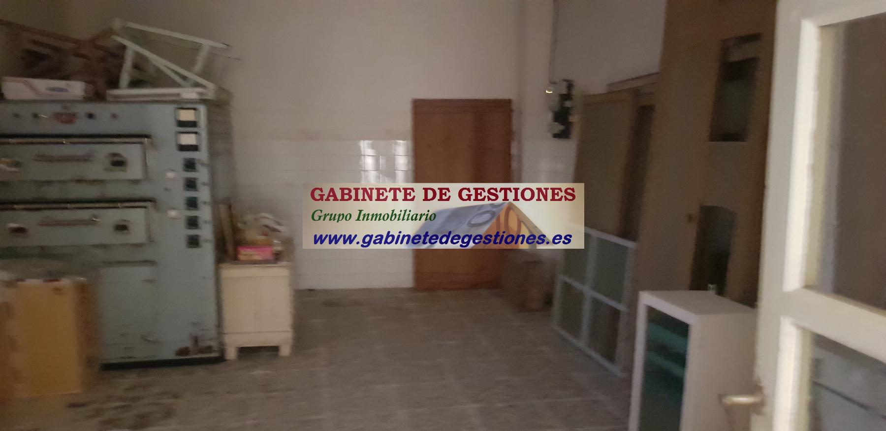 For sale of house in El Bonillo