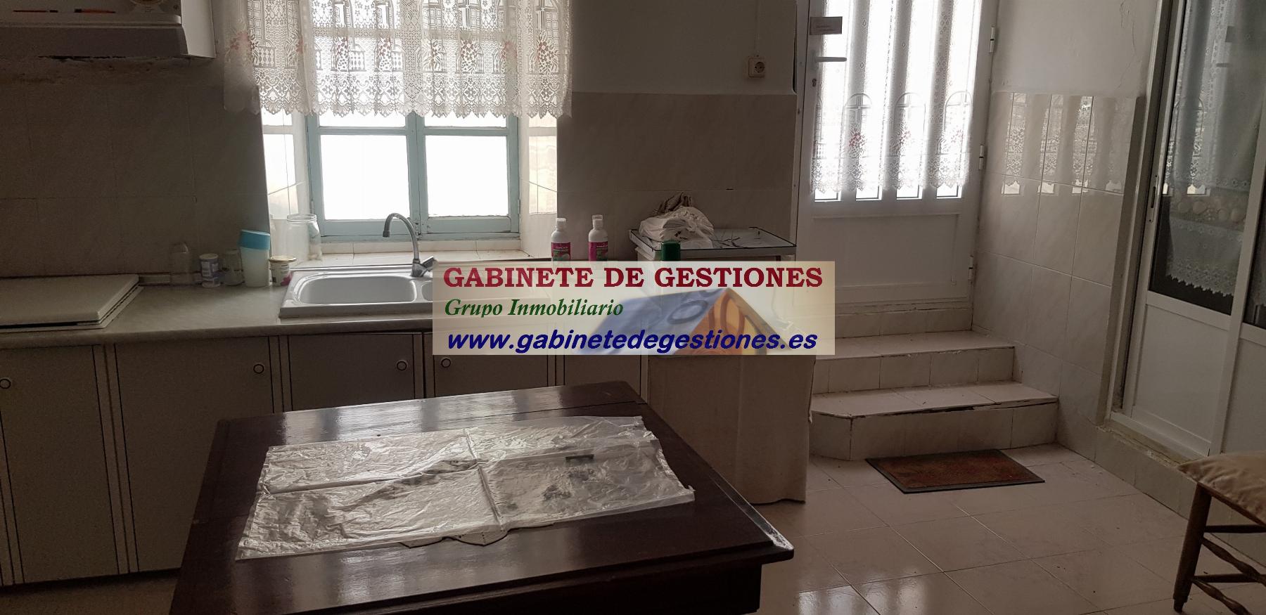 For sale of house in El Bonillo