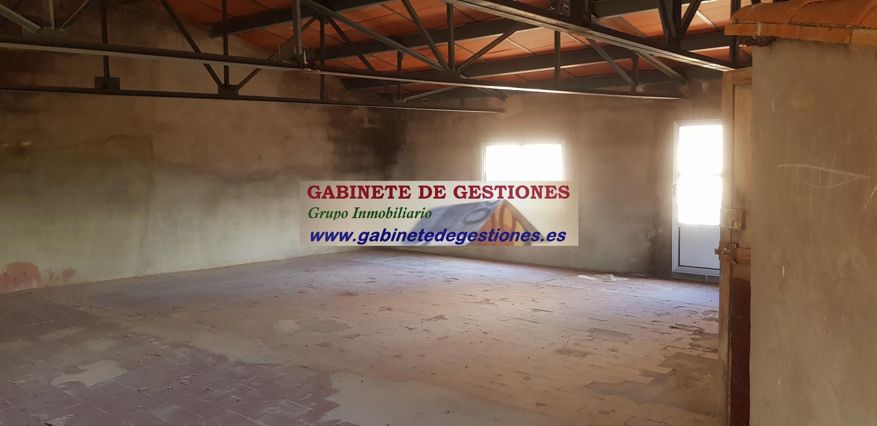 For sale of house in El Bonillo