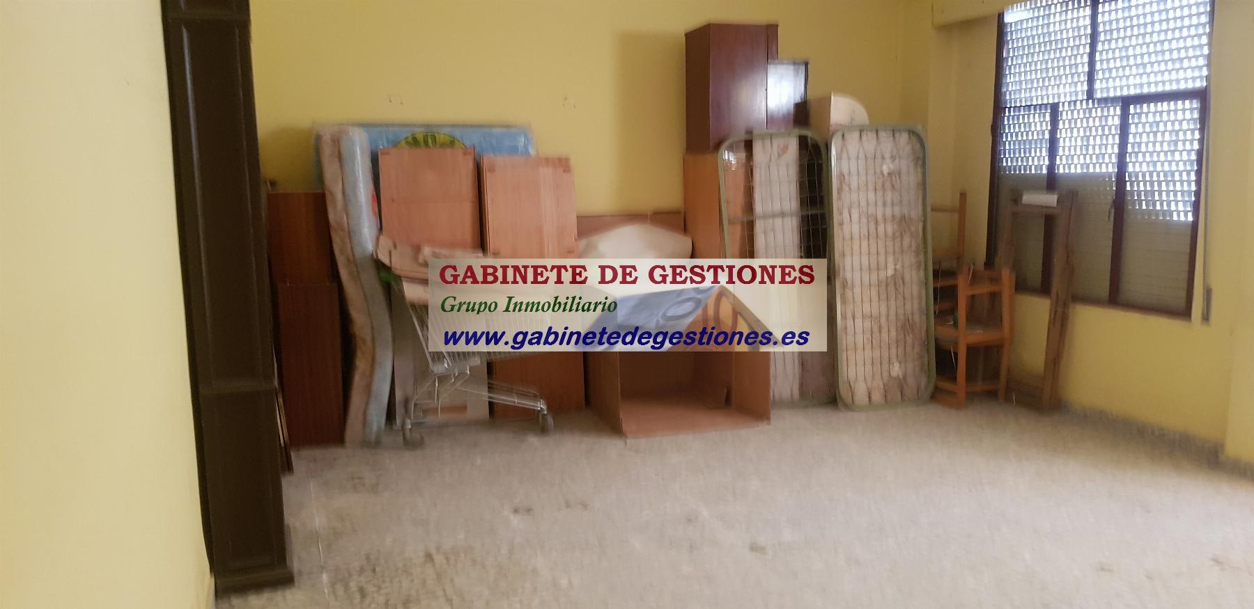 For sale of house in El Bonillo