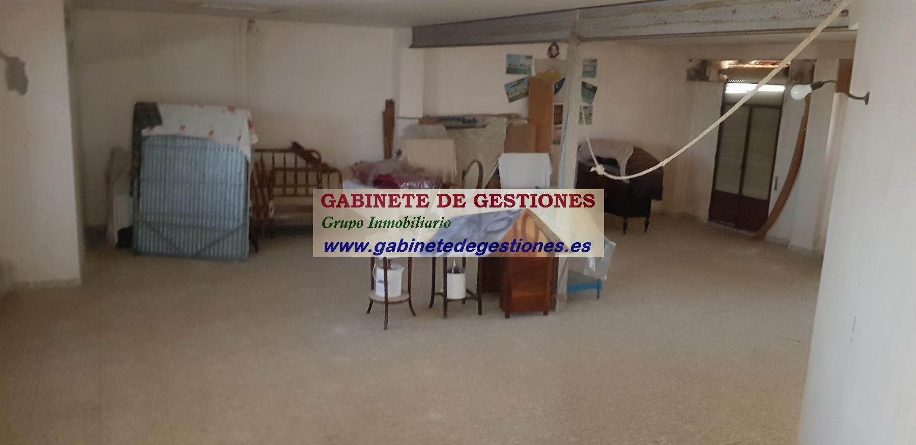For sale of house in El Bonillo