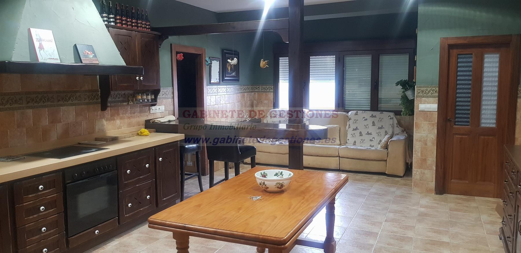 For sale of house in Tarazona de la Mancha