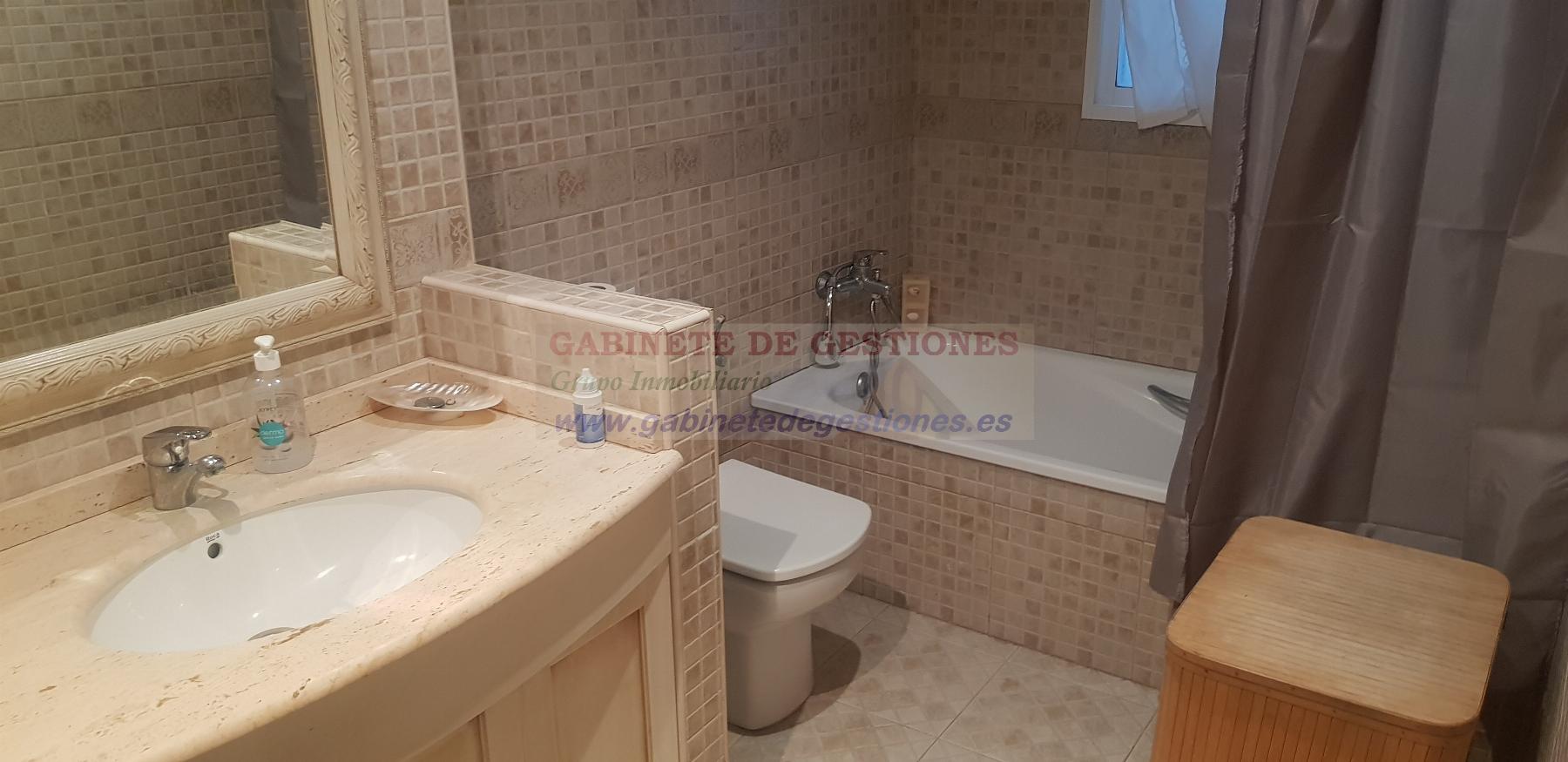 Venta de casa en Tarazona de la Mancha