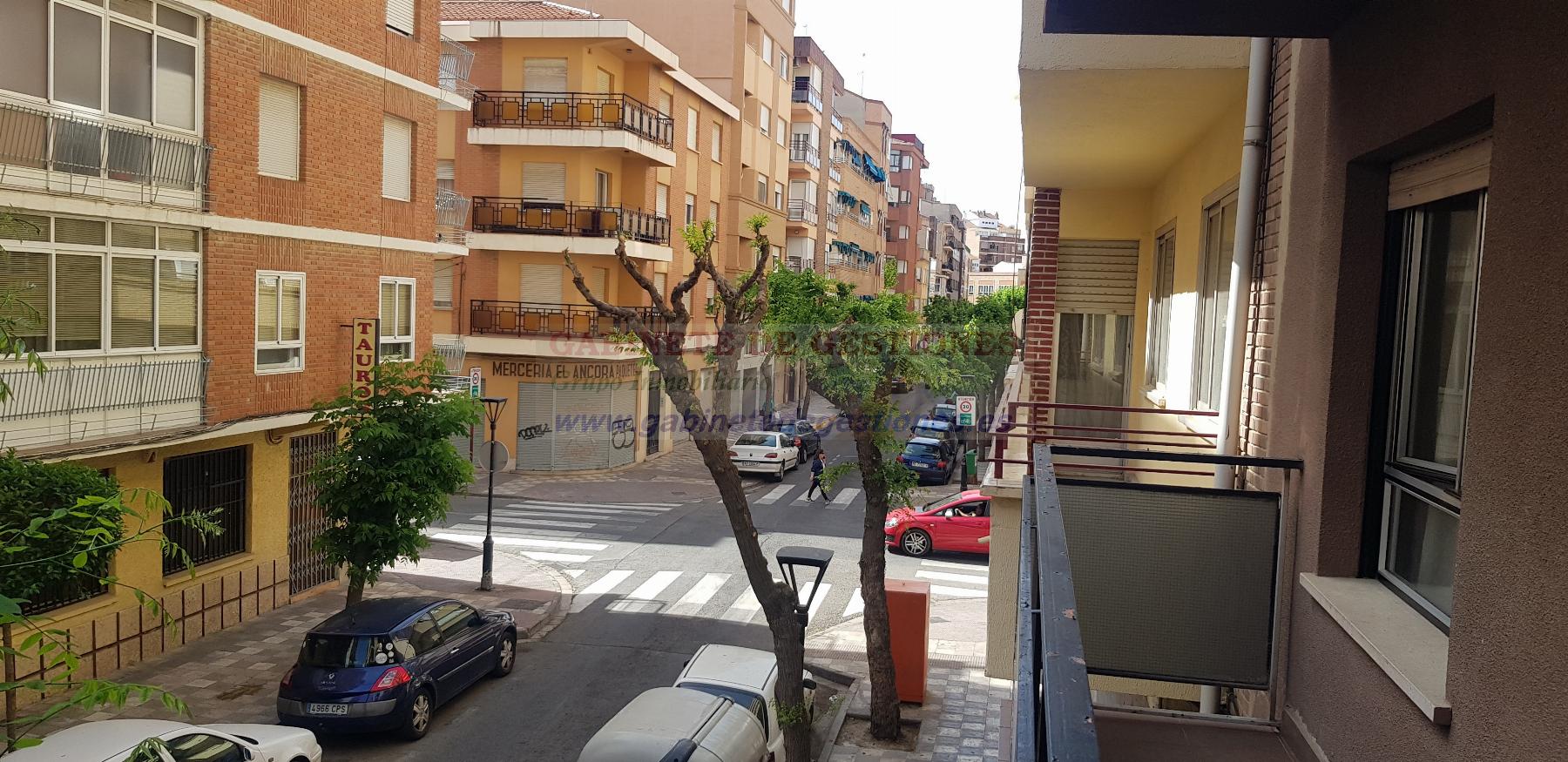 For sale of flat in Albacete