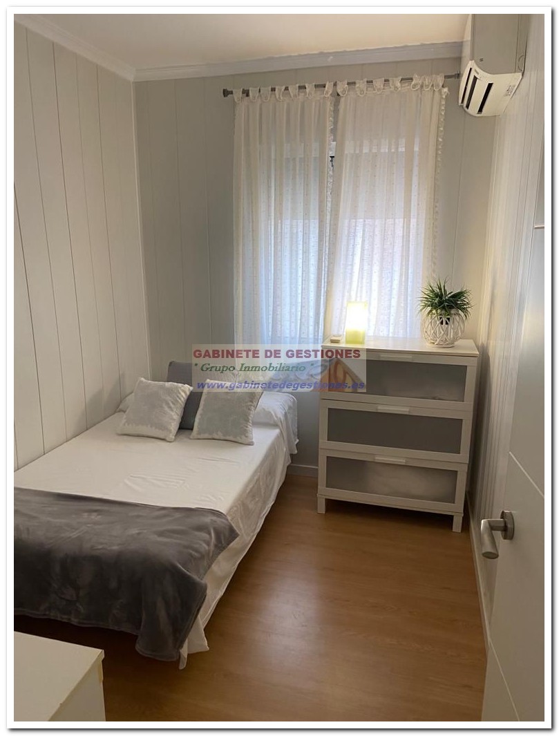 For sale of house in Santa Pola