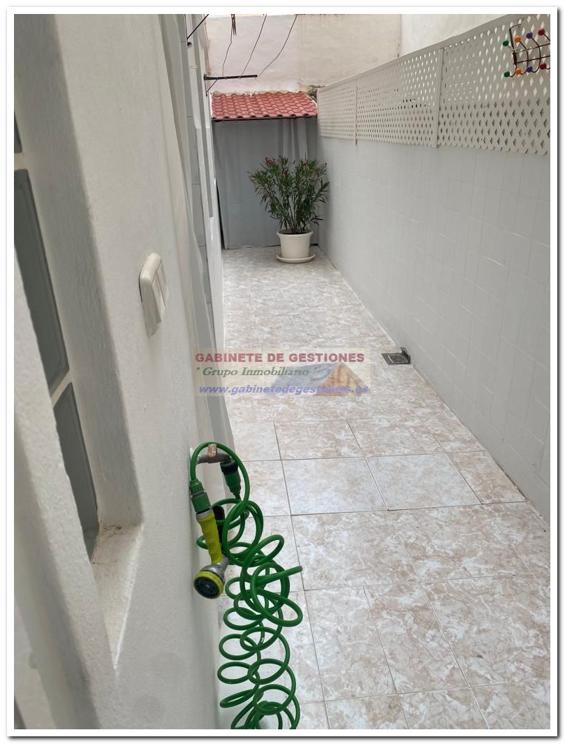 For sale of house in Santa Pola
