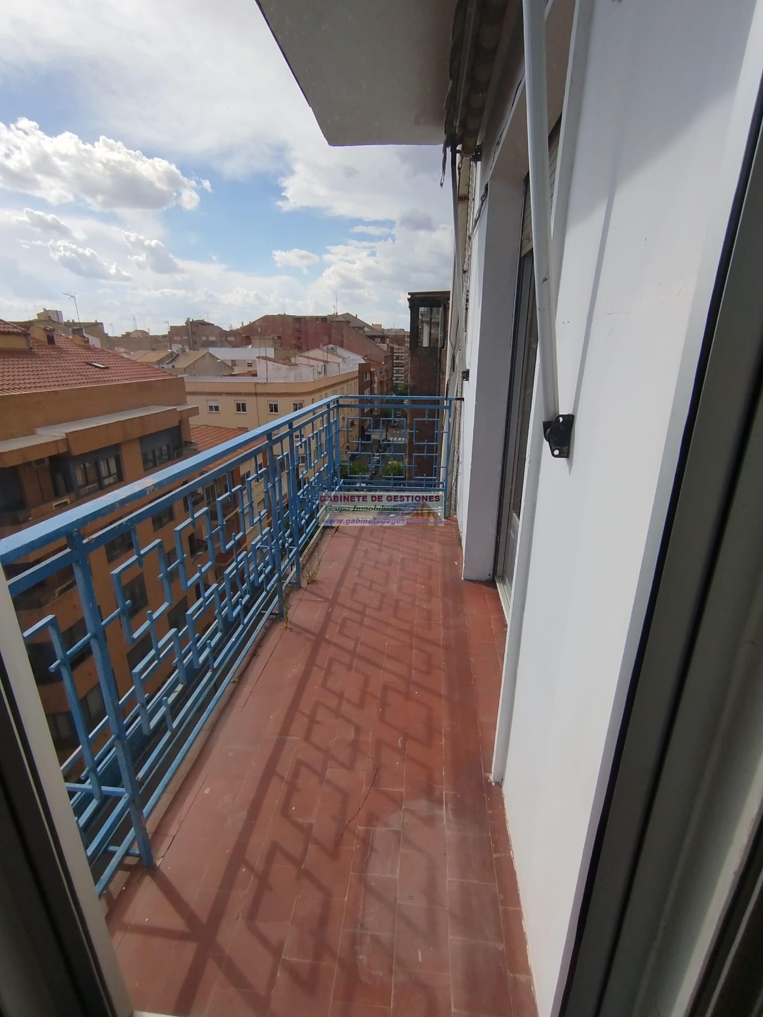 For sale of flat in Albacete