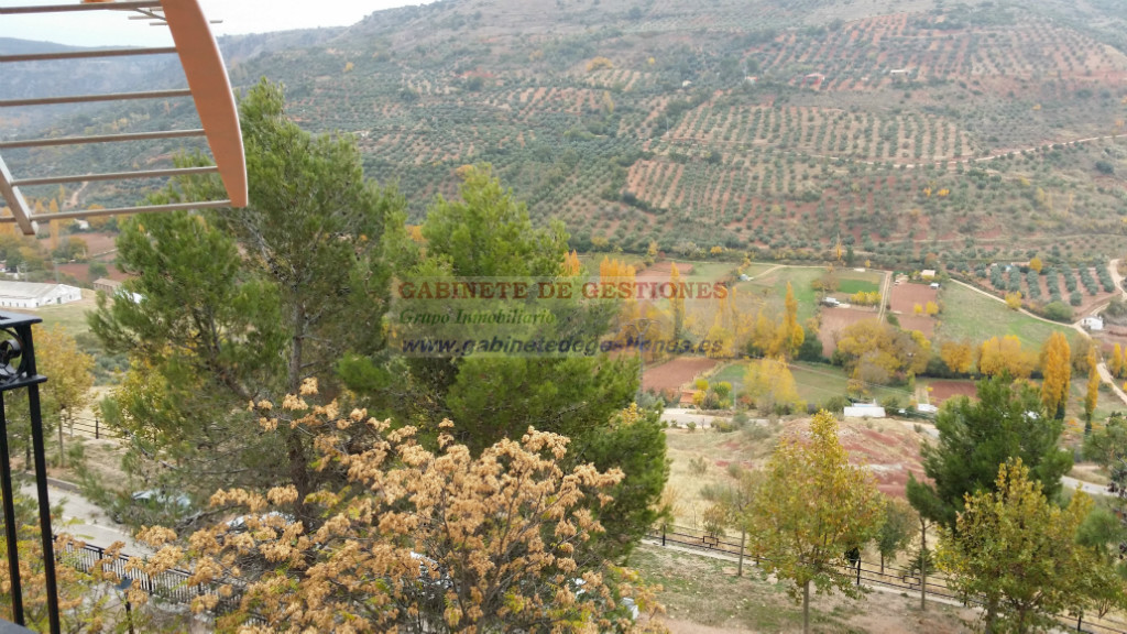 For sale of hotel in Alcaraz