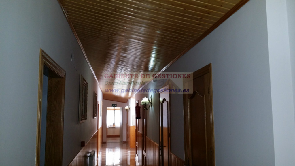 For sale of hotel in Alcaraz