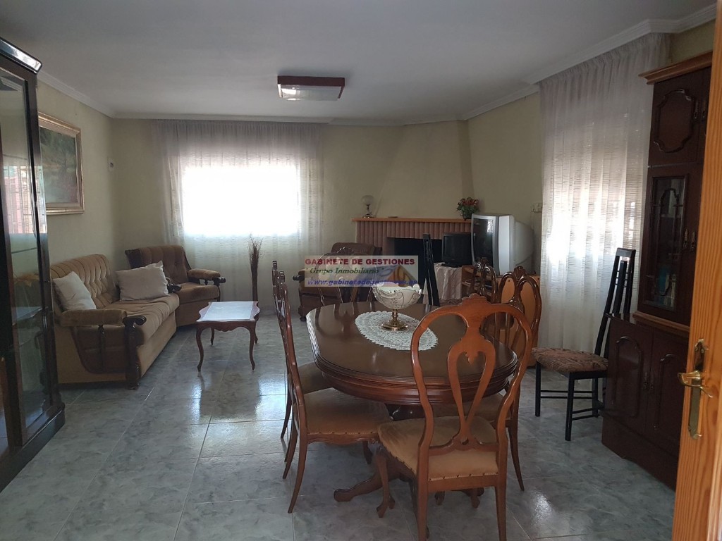 For sale of chalet in Albacete