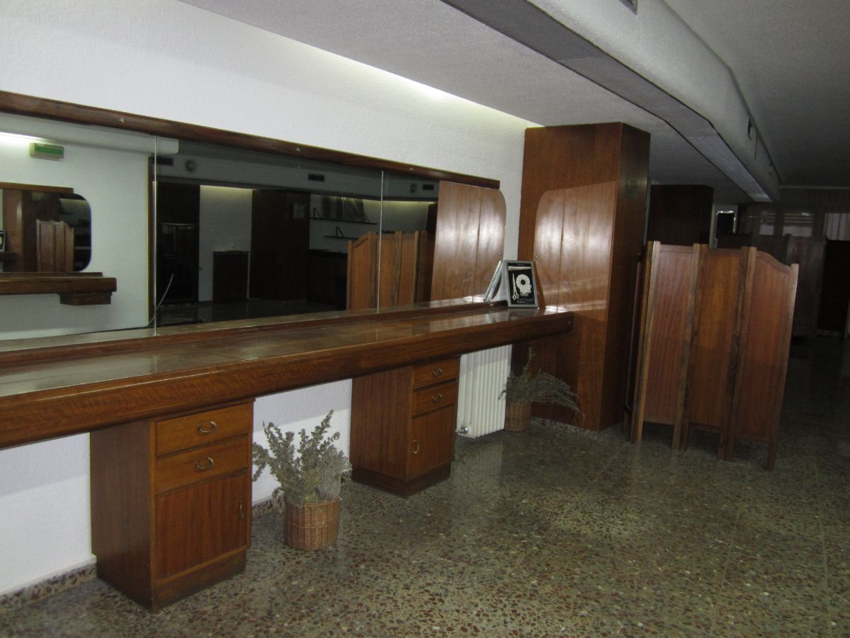 For sale of commercial in Albacete