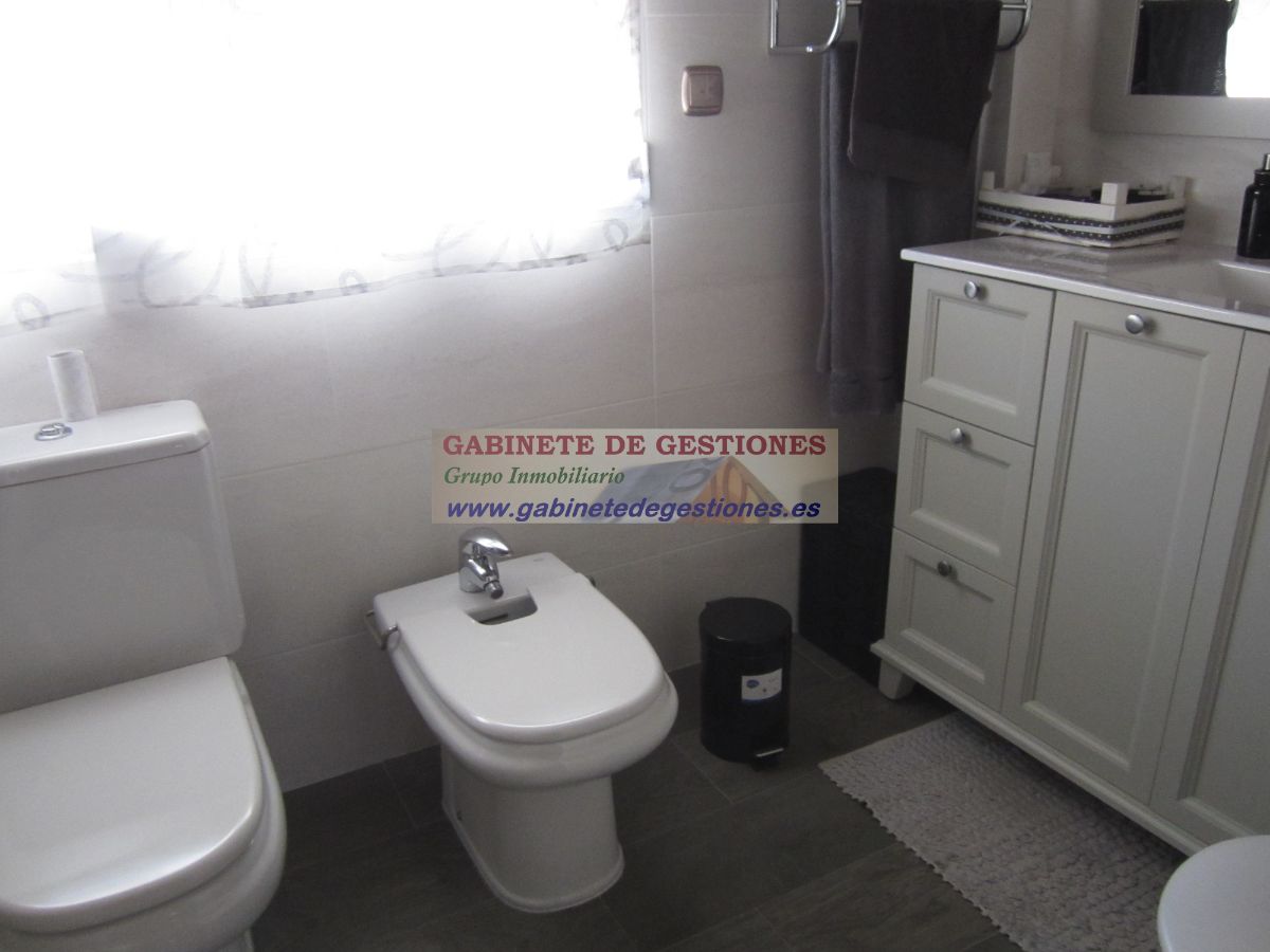 For sale of chalet in Albacete