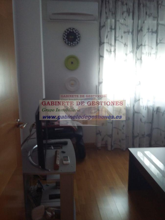 For sale of duplex in La Roda