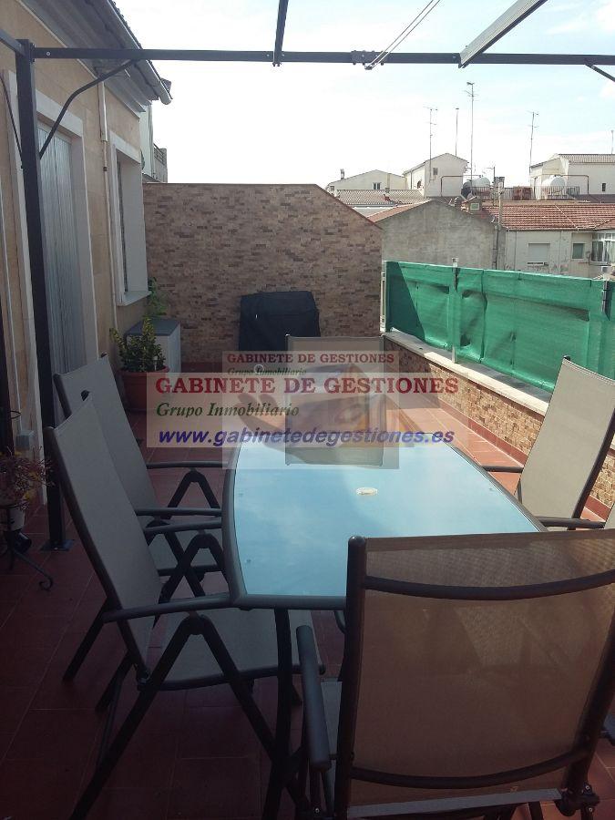 For sale of duplex in La Roda