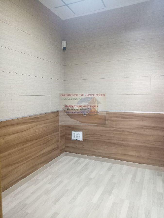 For sale of commercial in Albacete
