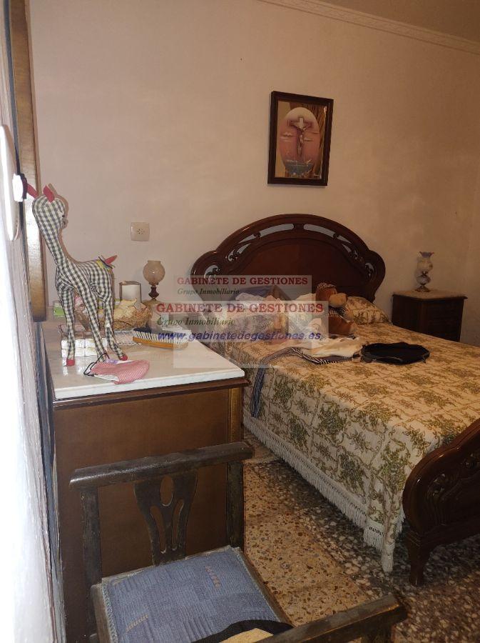 For sale of house in Povedilla