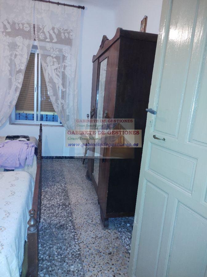 For sale of house in Povedilla
