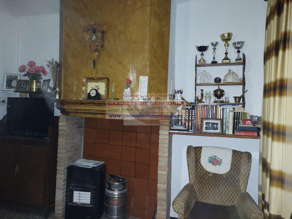 For sale of house in Povedilla