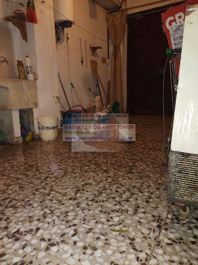 For sale of house in Povedilla