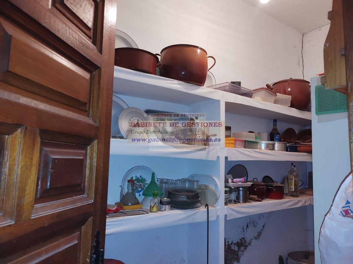 For sale of house in Povedilla