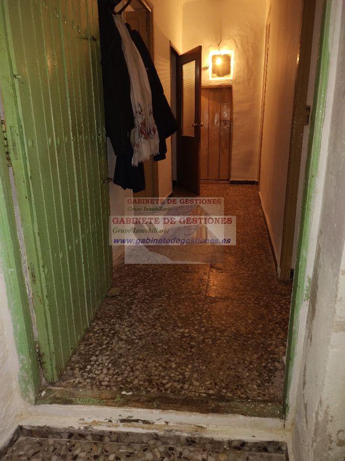 For sale of house in Povedilla