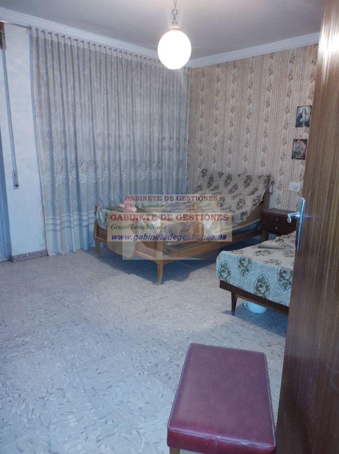 For sale of house in Povedilla
