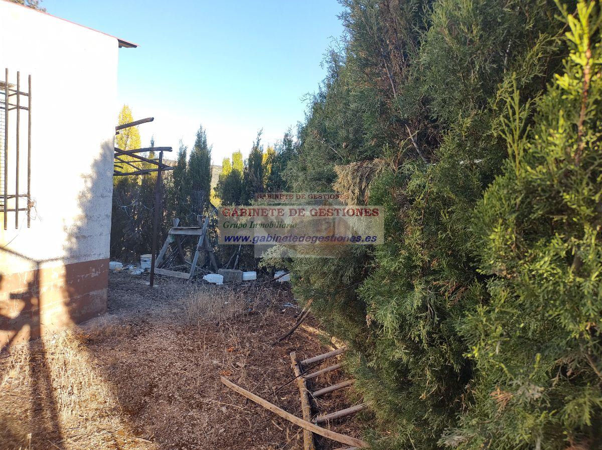 For sale of house in Povedilla