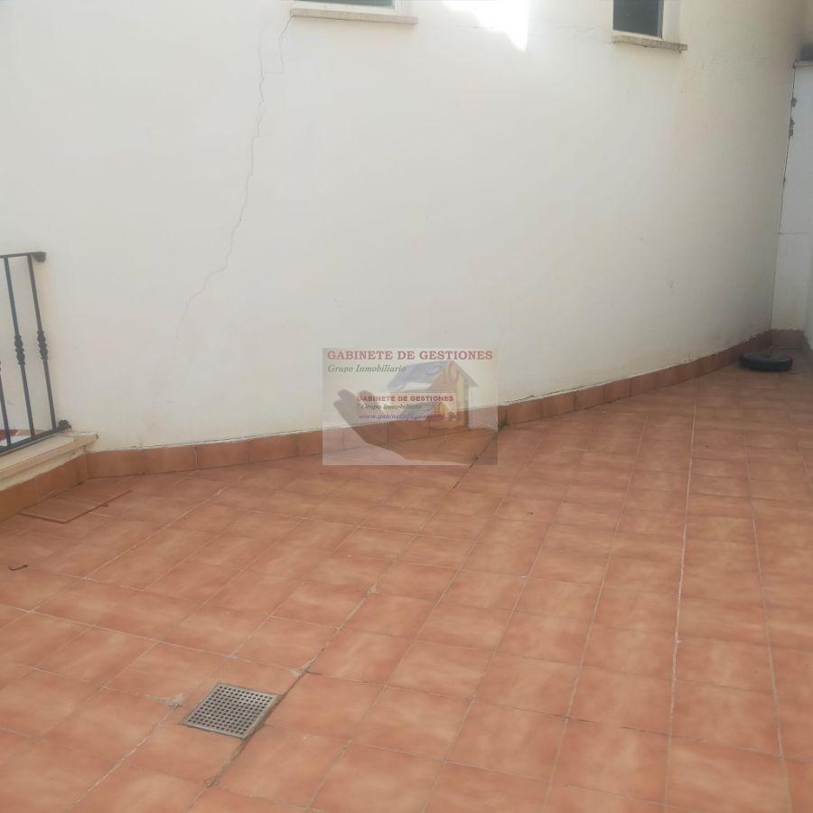 For sale of flat in Chinchilla de Monte-Aragón
