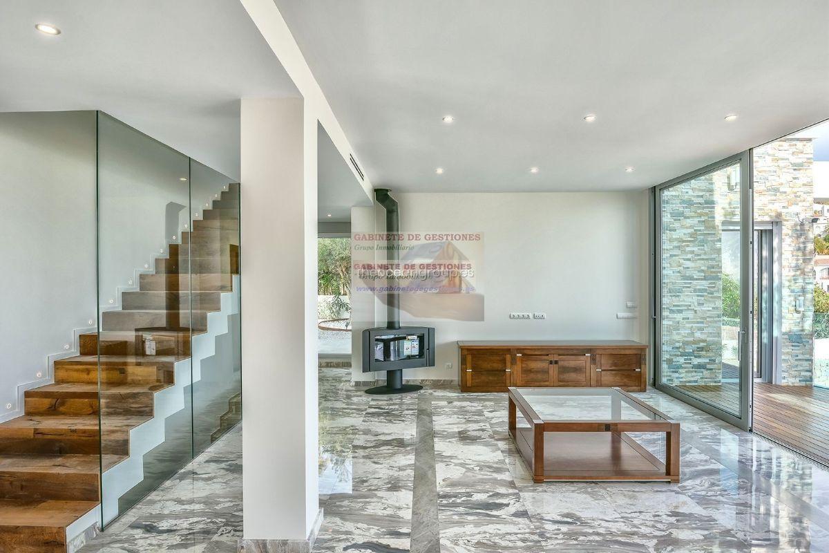 For sale of chalet in Calpe