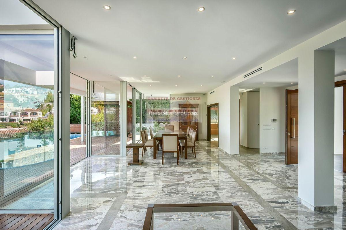 For sale of chalet in Calpe