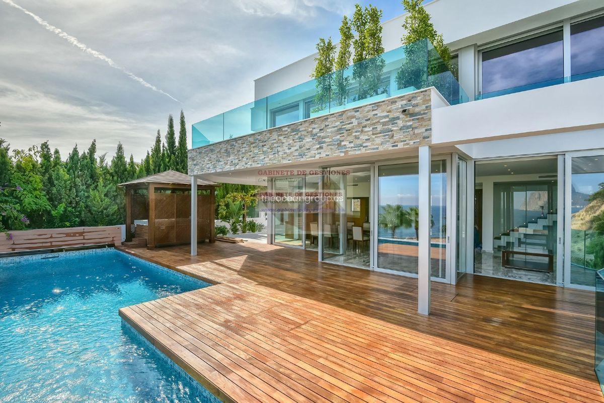 For sale of chalet in Calpe