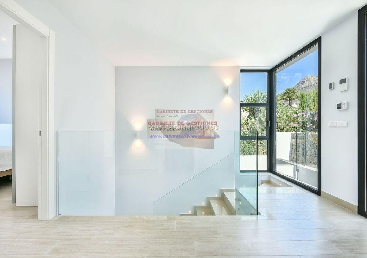 For sale of chalet in Calpe