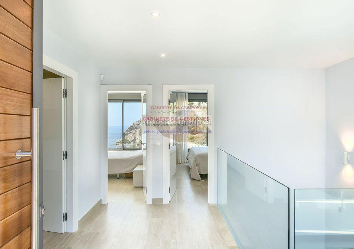 For sale of chalet in Calpe