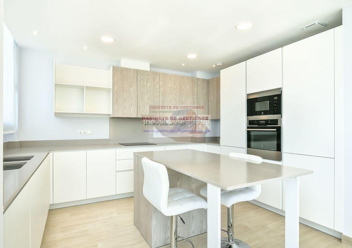 For sale of chalet in Calpe