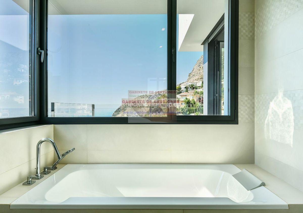 For sale of chalet in Calpe