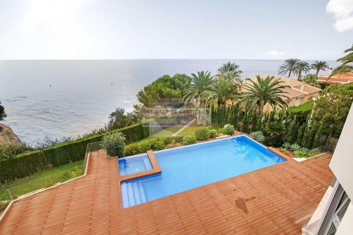 For sale of chalet in Calpe