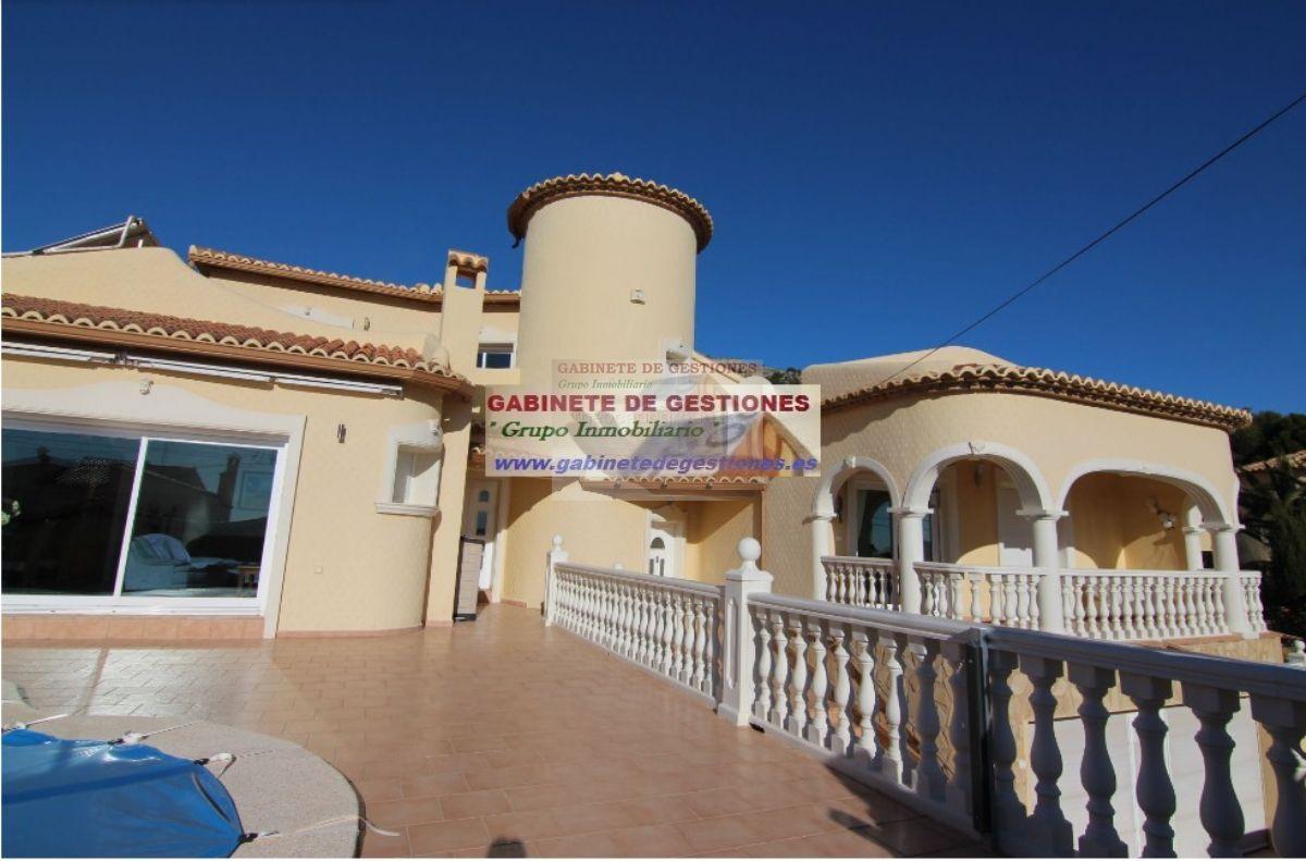 For sale of chalet in Calpe