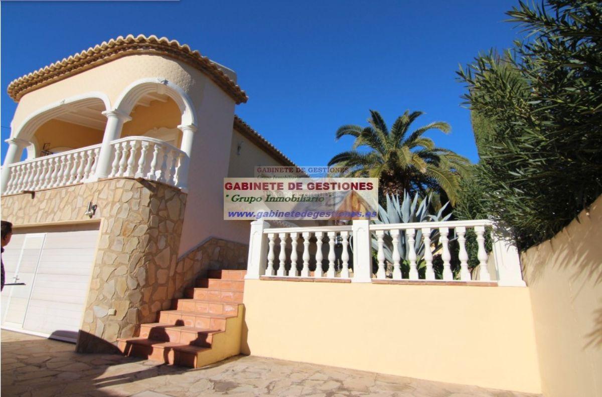 For sale of chalet in Calpe