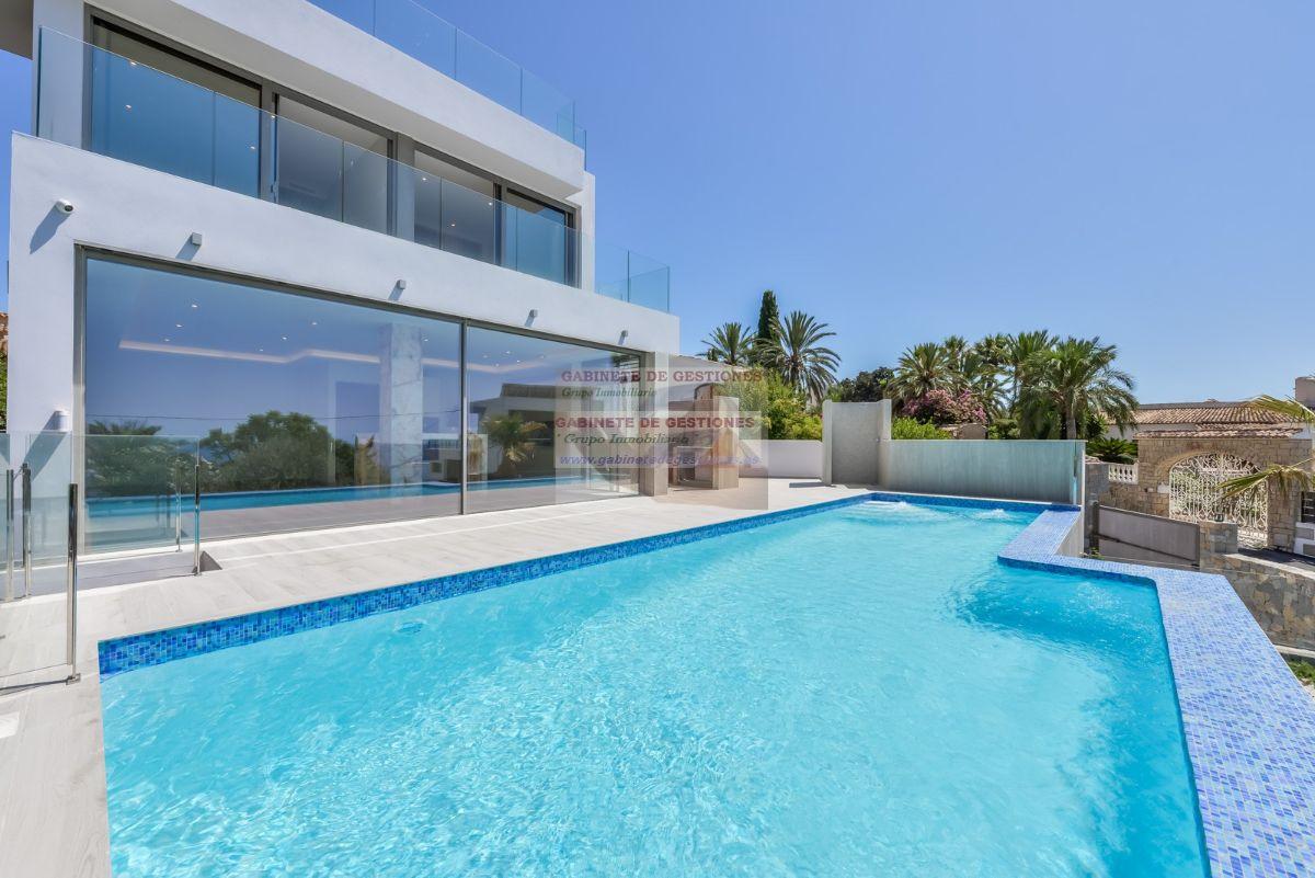 For sale of chalet in Calpe