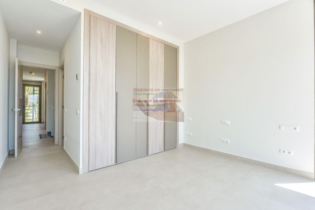 For sale of chalet in Calpe