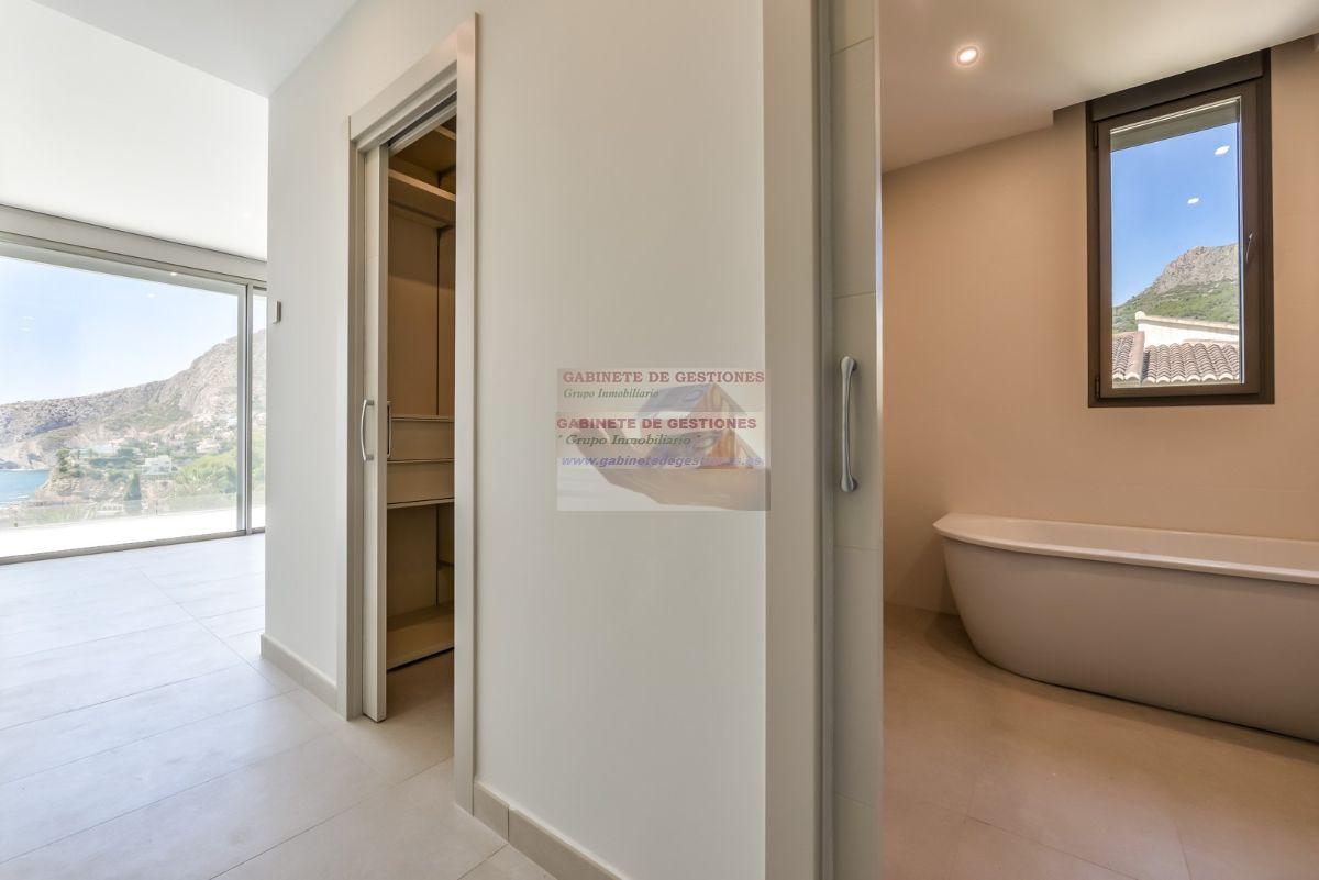 For sale of chalet in Calpe