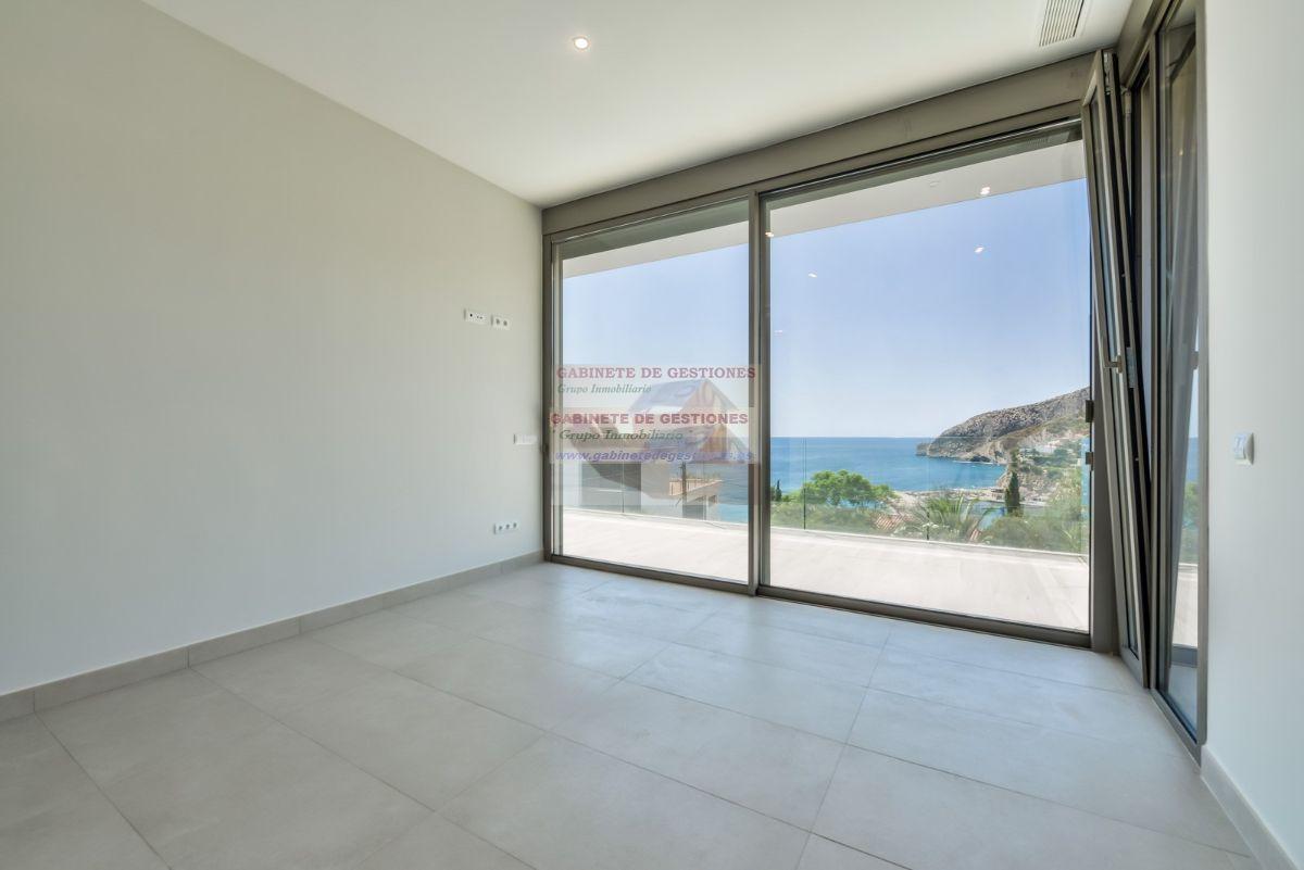 For sale of chalet in Calpe