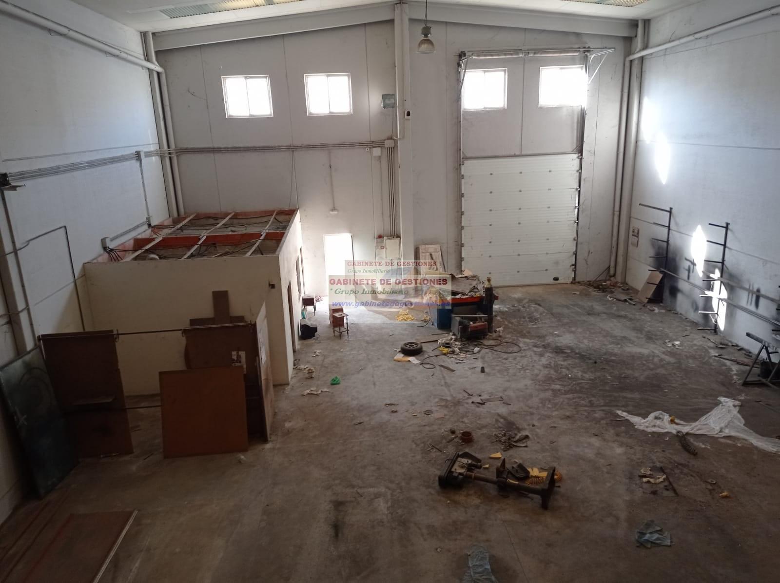 For sale of industrial plant/warehouse in Albacete