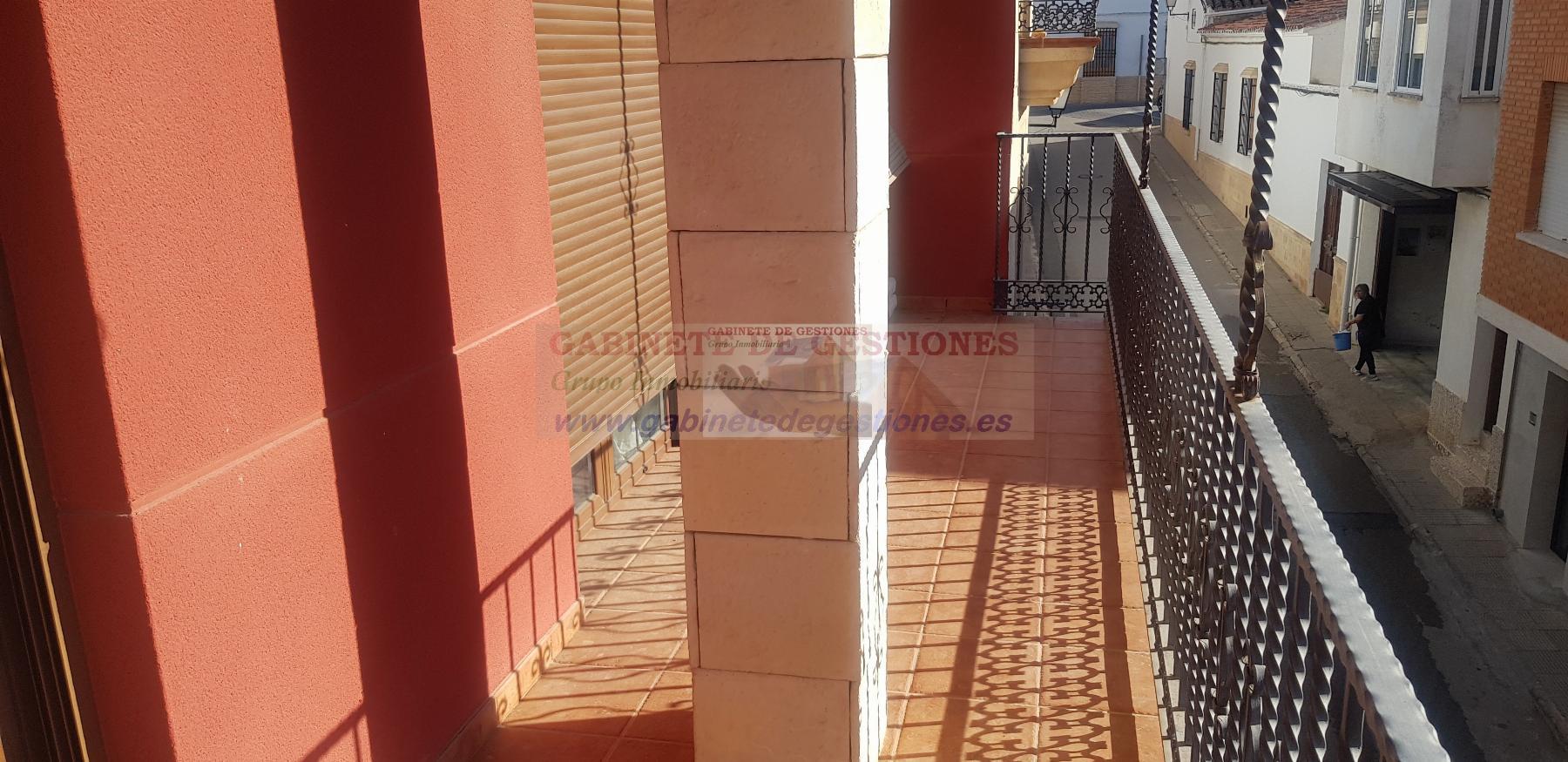 For sale of house in Tarazona de la Mancha