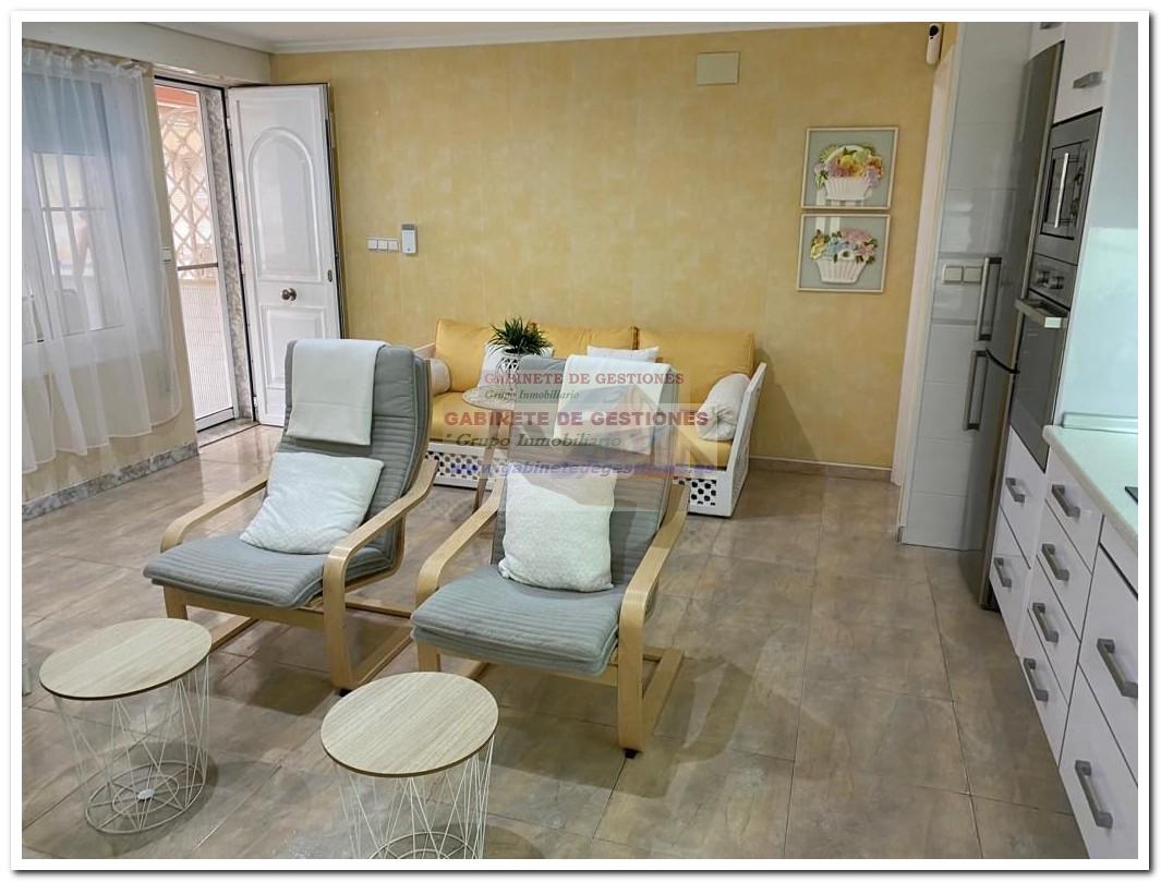 For sale of house in Santa Pola
