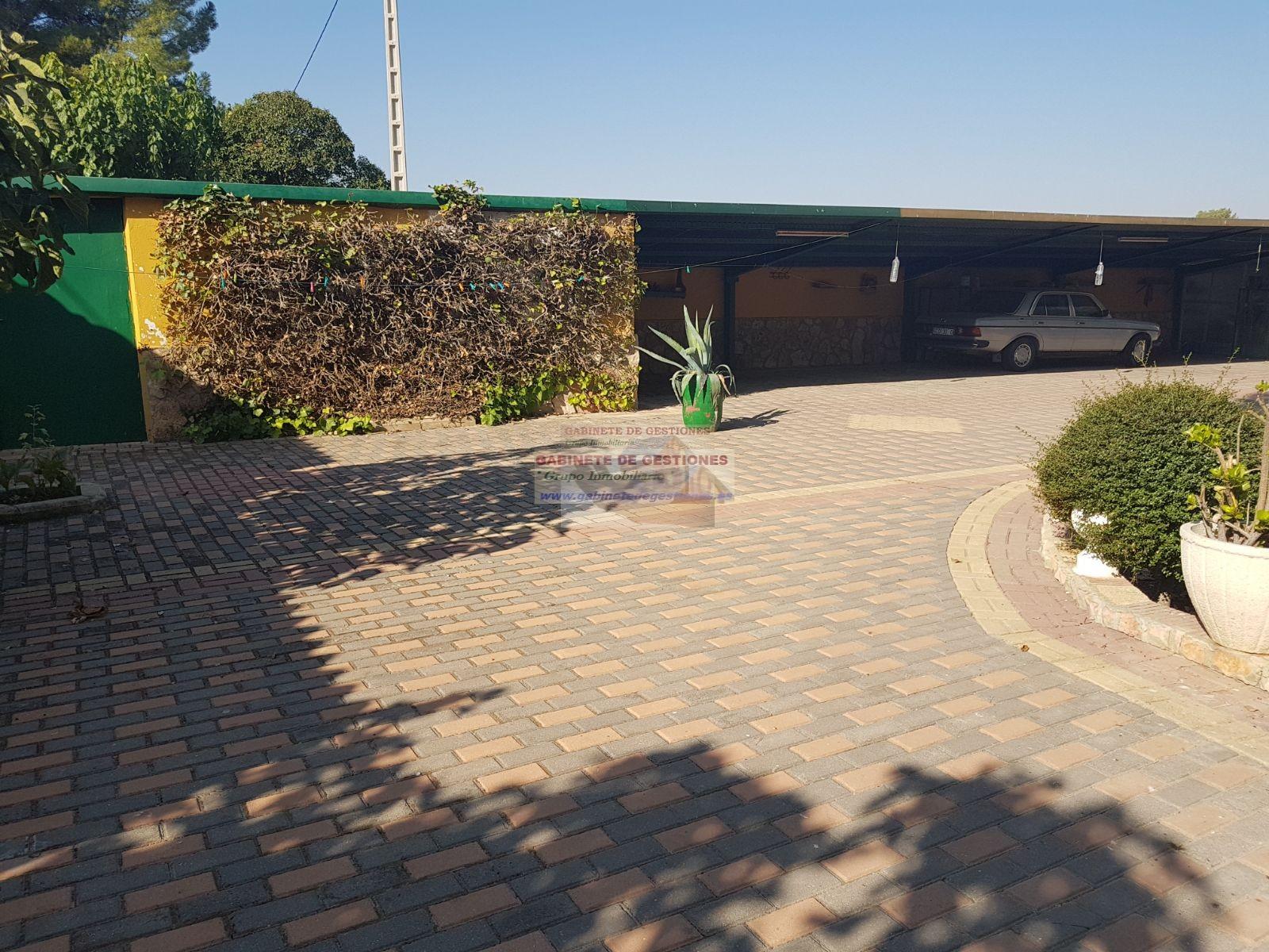 For sale of chalet in Albacete