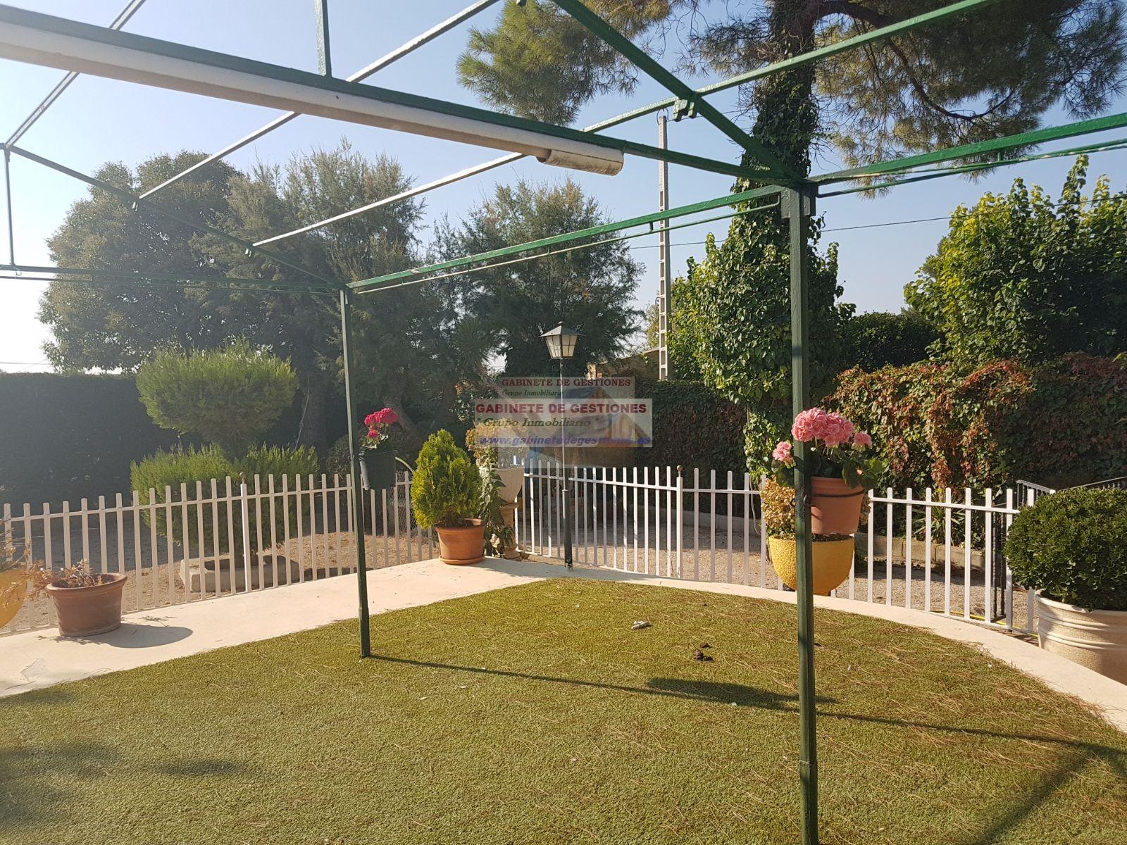 For sale of chalet in Albacete