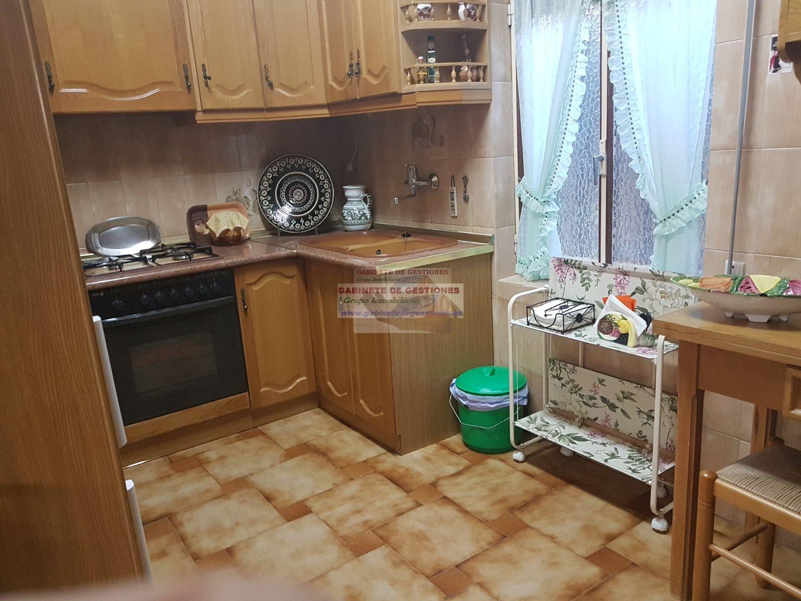 For sale of chalet in Albacete