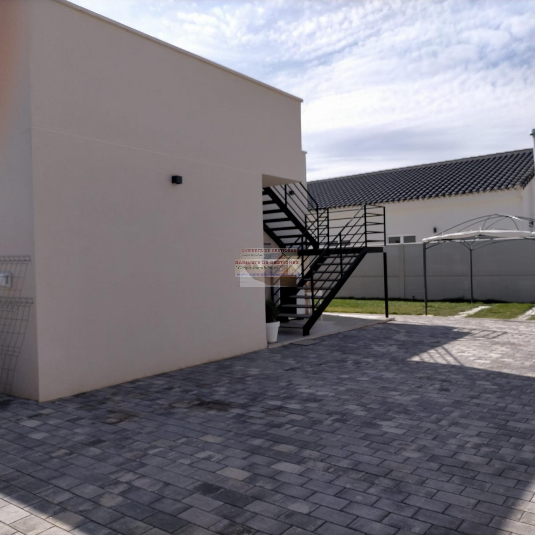 For sale of chalet in Albacete