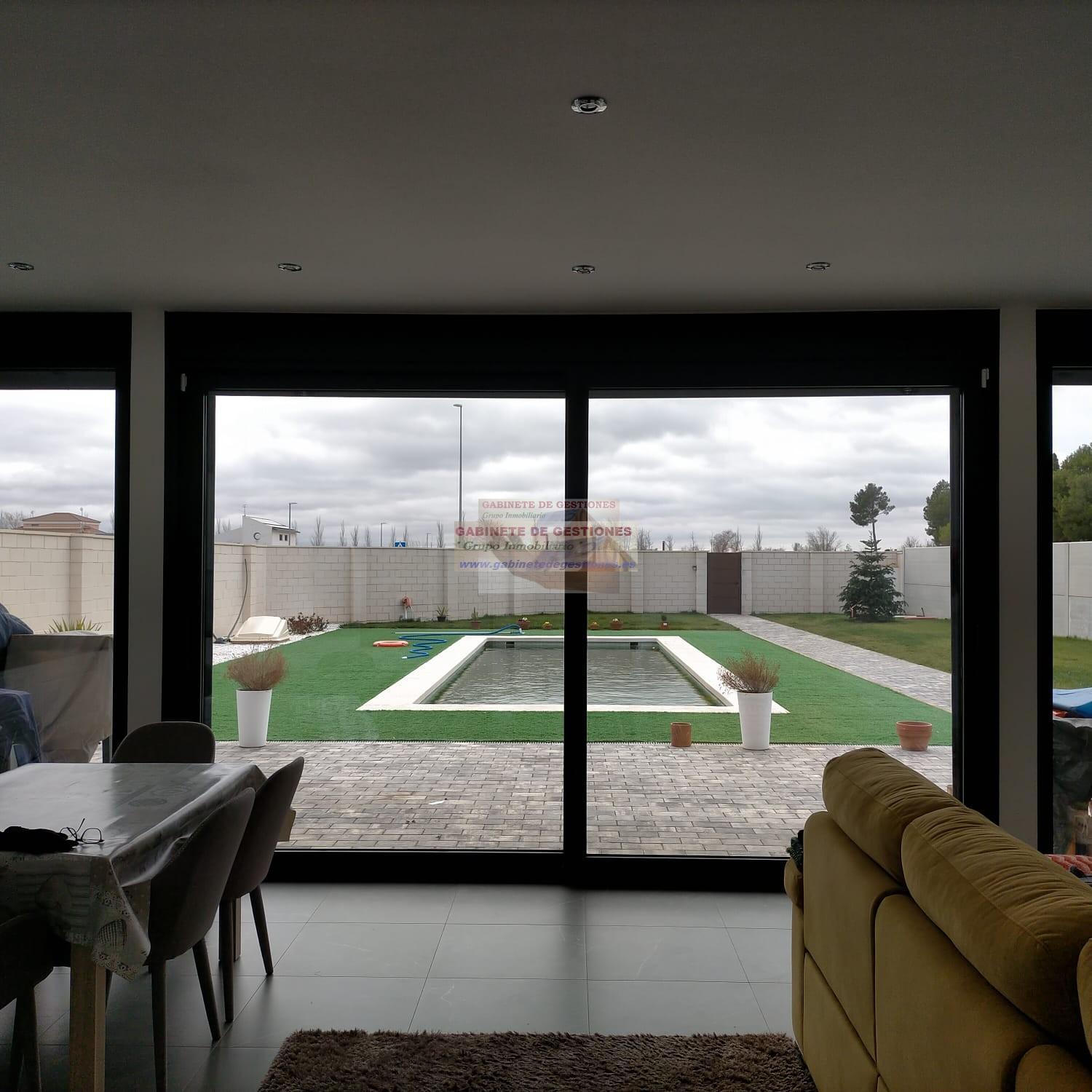 For sale of chalet in Albacete